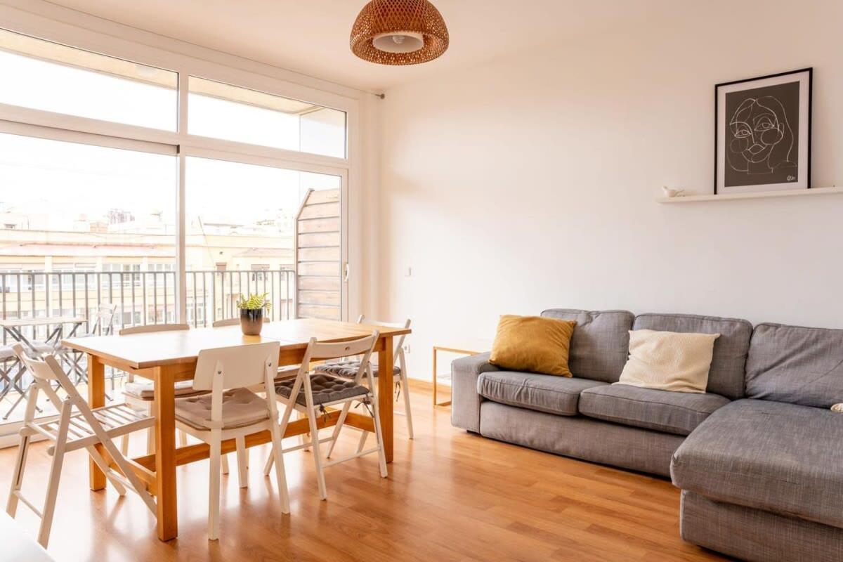 Appartamento Bright 4bd With Terrace Near Arc De Triomf *