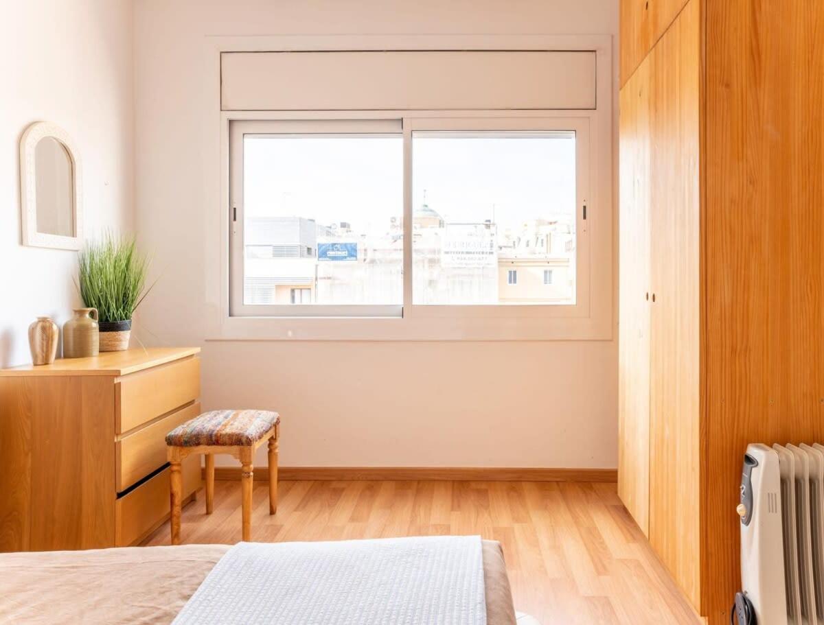Bright 4bd With Terrace Near Arc De Triomf Appartamento *